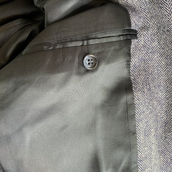 Mens Herringbone Gray Single-Breasted Blazer Jacket Two-Button Closure Made In C - Picture 9 of 9